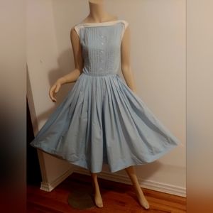 Vtg 1950s Fit N Flare baby blue cotton dressMetal Zipper